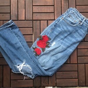 Embroidered Rose 🌹 Jeans